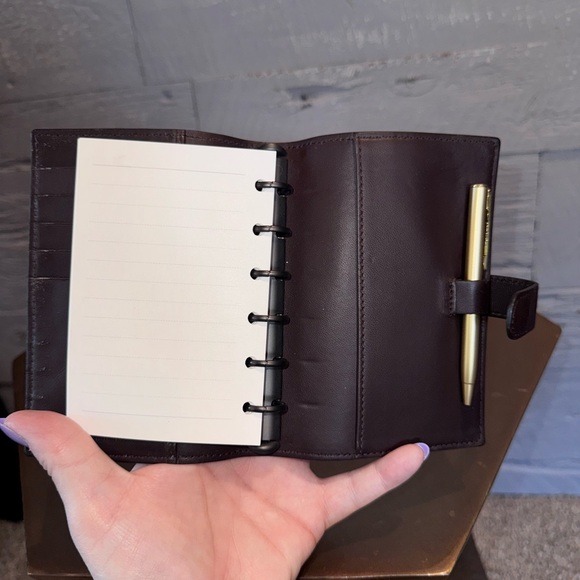 Gorgeous Bottega Veneta agenda with card holders and slip pockets - Picture 8 of 10